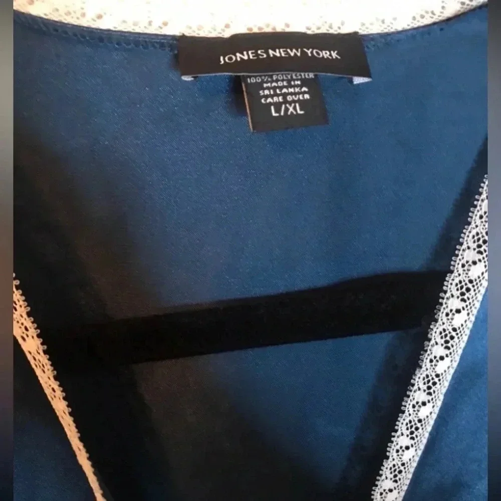 Jones New York Satin Wrap Robe Size Large/ XL Blue